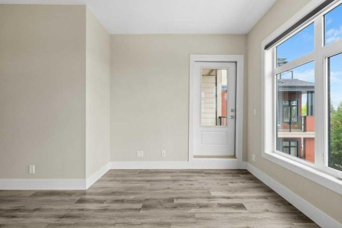 306-1702 17 Avenue Sw, Calgary, AB - Indoor Photo Showing Other Room