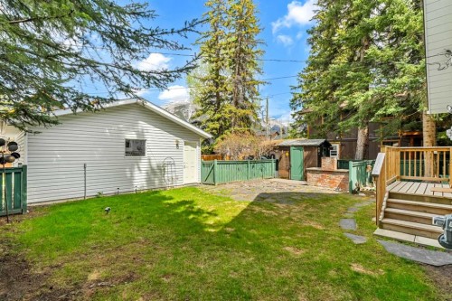 730 2Nd Street, Canmore, AB - Outdoor