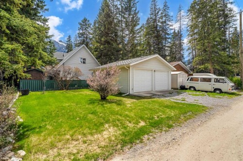 730 2Nd Street, Canmore, AB - Outdoor