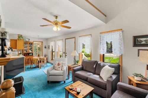 730 2Nd Street, Canmore, AB - Indoor Photo Showing Living Room