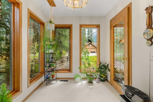 730 2Nd Street, Canmore, AB - Indoor Photo Showing Other Room