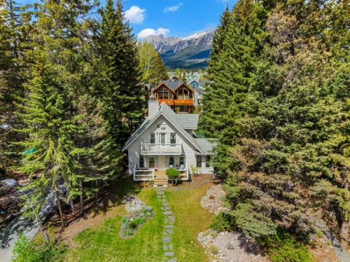 730 2Nd Street, Canmore, AB - Outdoor