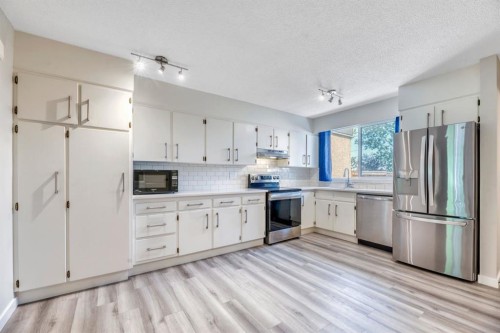 62-630 Sabrina Road Sw, Calgary, AB - Indoor Photo Showing Kitchen