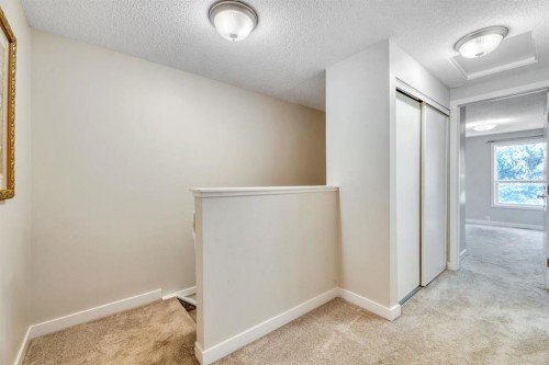 62-630 Sabrina Road Sw, Calgary, AB - Indoor Photo Showing Other Room