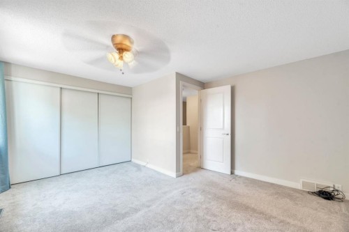 62-630 Sabrina Road Sw, Calgary, AB - Indoor Photo Showing Other Room
