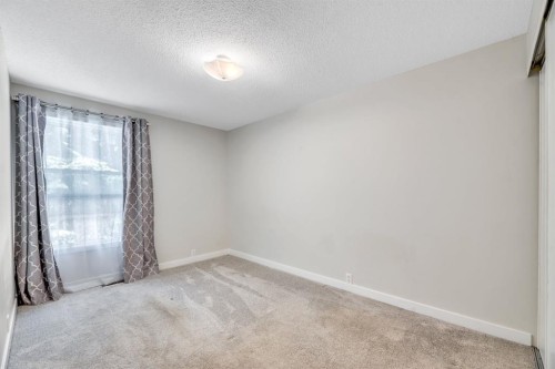 62-630 Sabrina Road Sw, Calgary, AB - Indoor Photo Showing Other Room