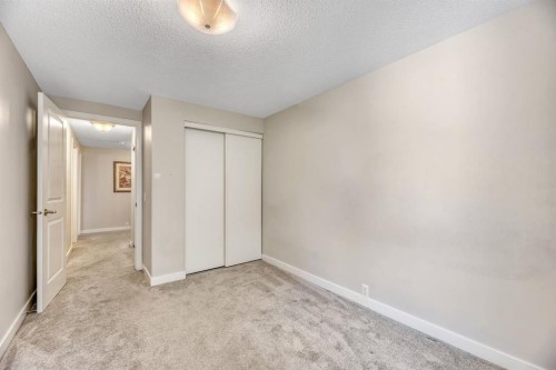 62-630 Sabrina Road Sw, Calgary, AB - Indoor Photo Showing Other Room