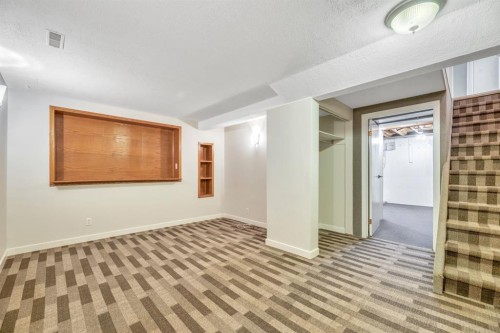 62-630 Sabrina Road Sw, Calgary, AB - Indoor Photo Showing Other Room