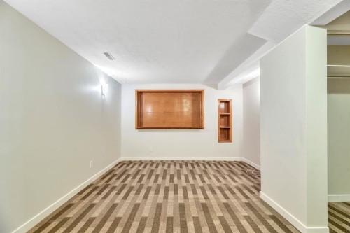 62-630 Sabrina Road Sw, Calgary, AB - Indoor Photo Showing Other Room