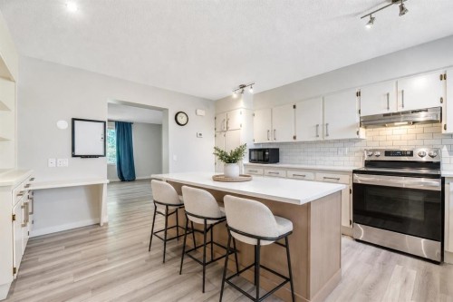62-630 Sabrina Road Sw, Calgary, AB - Indoor Photo Showing Kitchen
