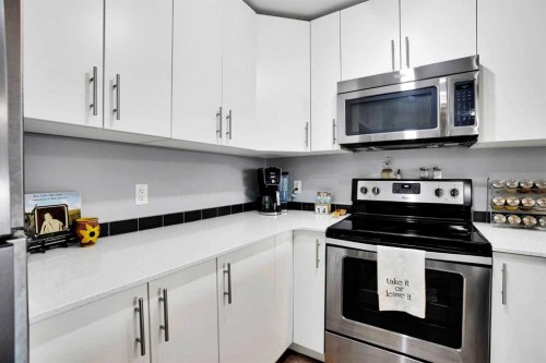 3320-181 Skyview Ranch Manor Ne, Calgary, AB - Indoor Photo Showing Kitchen