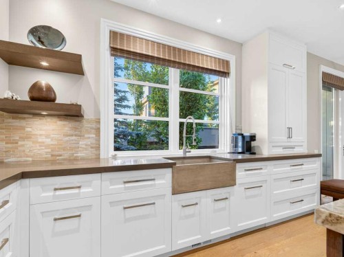 22 Aspen Ridge Square Sw, Calgary, AB - Indoor Photo Showing Kitchen