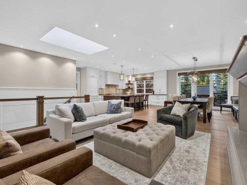 22 Aspen Ridge Square Sw, Calgary, AB - Indoor Photo Showing Living Room