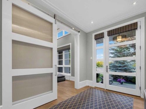 22 Aspen Ridge Square Sw, Calgary, AB - Indoor Photo Showing Other Room