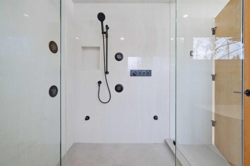 1132 Lake Sylvan Place Se, Calgary, AB - Indoor Photo Showing Bathroom