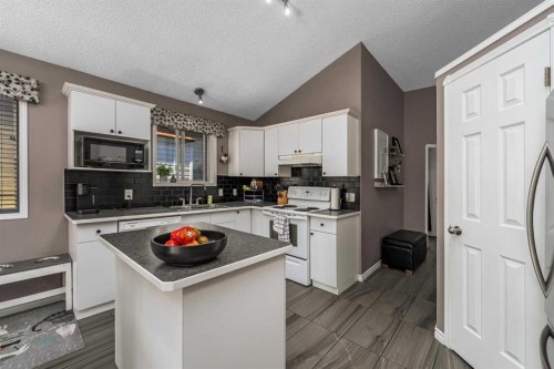 44 Douglas Glen Place Se, Calgary, AB 