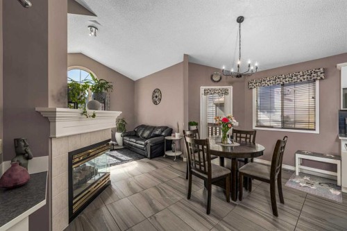 44 Douglas Glen Place Se, Calgary, AB 