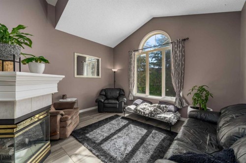 44 Douglas Glen Place Se, Calgary, AB 