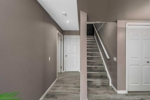 44 Douglas Glen Place Se, Calgary, AB 