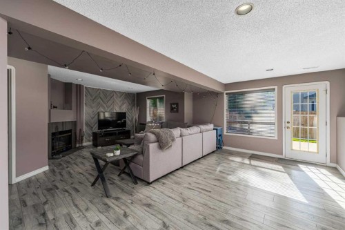 44 Douglas Glen Place Se, Calgary, AB 