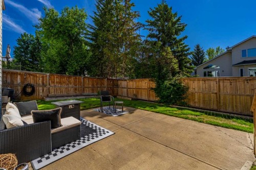 44 Douglas Glen Place Se, Calgary, AB 