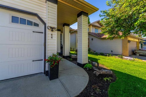 44 Douglas Glen Place Se, Calgary, AB 