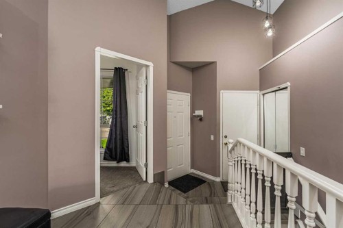 44 Douglas Glen Place Se, Calgary, AB 