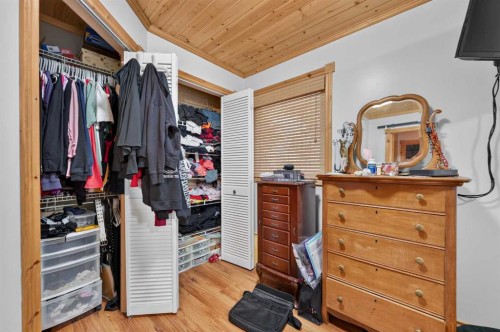 8008 36 Avenue Nw, Calgary, AB - Indoor