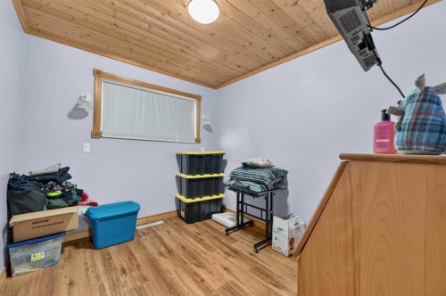 8008 36 Avenue Nw, Calgary, AB - Indoor Photo Showing Other Room