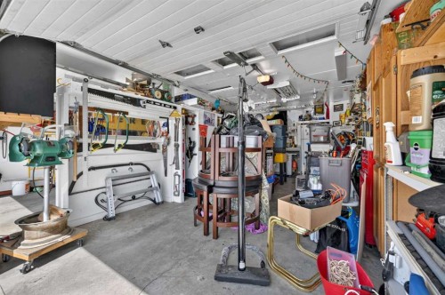 8008 36 Avenue Nw, Calgary, AB - Indoor Photo Showing Other Room