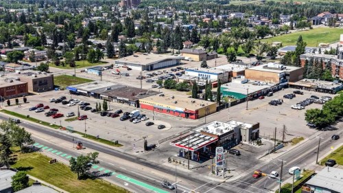 8008 36 Avenue Nw, Calgary, AB - Outdoor With View