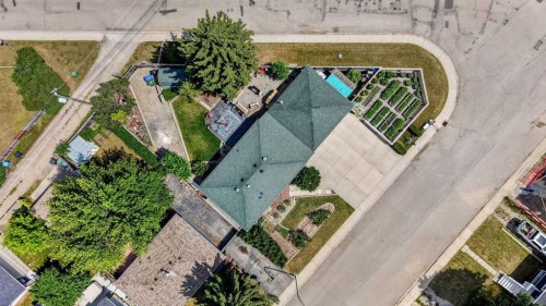 8008 36 Avenue Nw, Calgary, AB -  With View