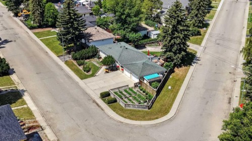 8008 36 Avenue Nw, Calgary, AB - Outdoor With View