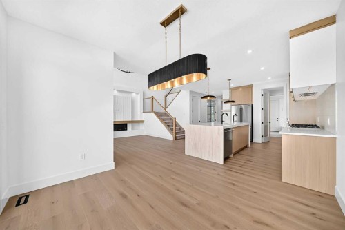107 West Grove Gate Sw, Calgary, AB - Indoor