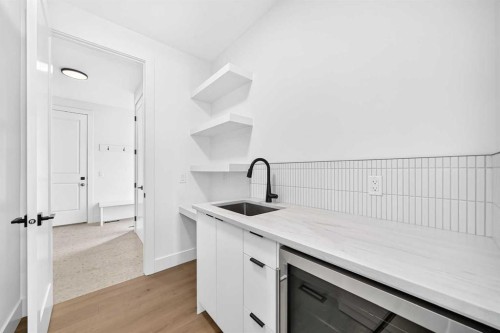 107 West Grove Gate Sw, Calgary, AB - Indoor Photo Showing Kitchen