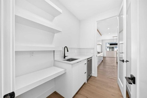 107 West Grove Gate Sw, Calgary, AB - Indoor