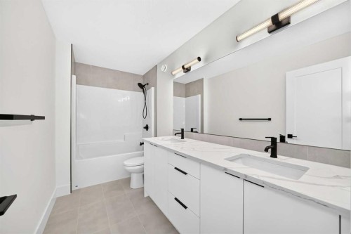 107 West Grove Gate Sw, Calgary, AB - Indoor Photo Showing Bathroom