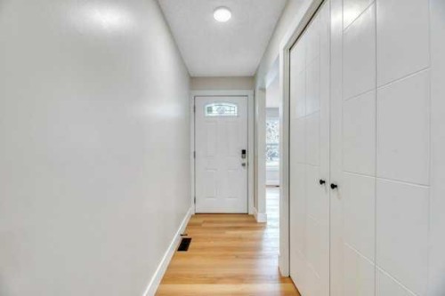8-75 Templemont Way Ne, Calgary, AB - Indoor Photo Showing Other Room