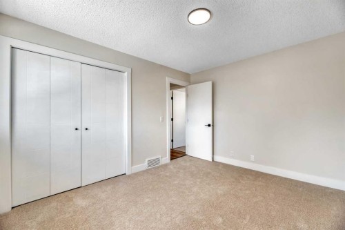 8-75 Templemont Way Ne, Calgary, AB - Indoor Photo Showing Other Room