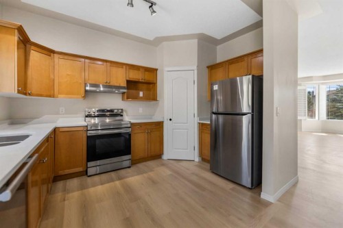 116 Country Hills Gardens Nw, Calgary, AB - Indoor Photo Showing Kitchen
