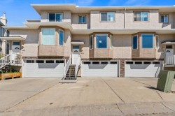 116 Country Hills Gardens NW Calgary, AB T3K 5G2