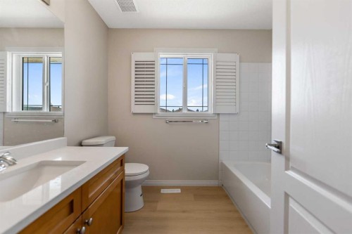 116 Country Hills Gardens Nw, Calgary, AB - Indoor Photo Showing Bathroom