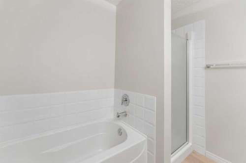 116 Country Hills Gardens Nw, Calgary, AB - Indoor Photo Showing Bathroom