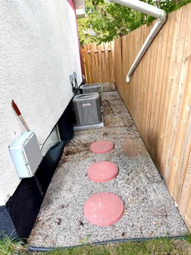 21 Cawder Drive Nw, Calgary, AB - Outdoor With Exterior