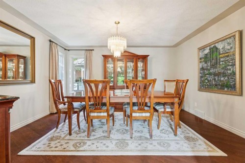 48 Patterson Mews Sw, Calgary, AB - Indoor Photo Showing Dining Room