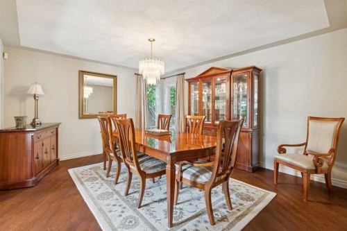 48 Patterson Mews Sw, Calgary, AB - Indoor Photo Showing Dining Room