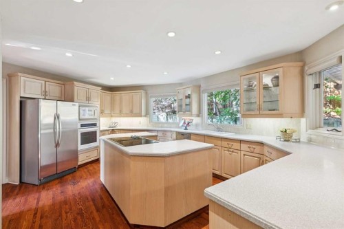 48 Patterson Mews Sw, Calgary, AB - Indoor Photo Showing Kitchen