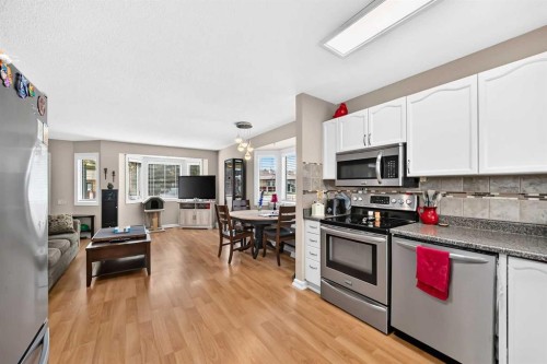 3516 26A Street Se, Calgary, AB - Indoor Photo Showing Kitchen