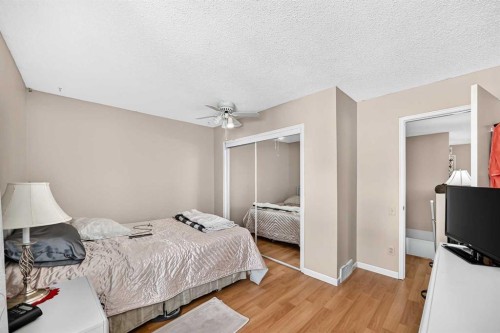 3516 26A Street Se, Calgary, AB - Indoor Photo Showing Bedroom