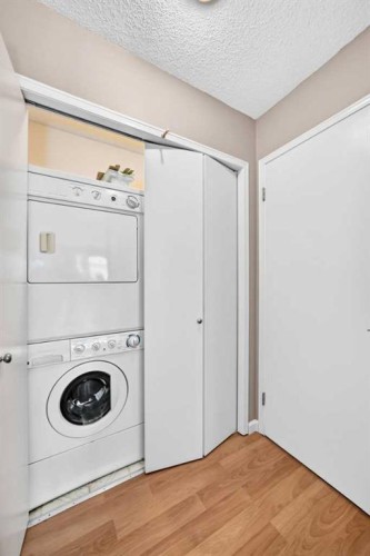3516 26A Street Se, Calgary, AB - Indoor Photo Showing Laundry Room